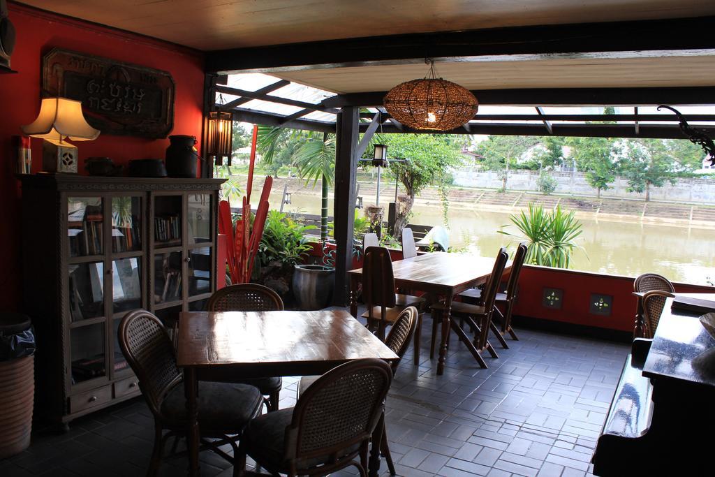 The Riverside Guest House Lampang Luaran gambar