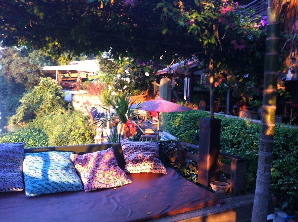 The Riverside Guest House Lampang Luaran gambar