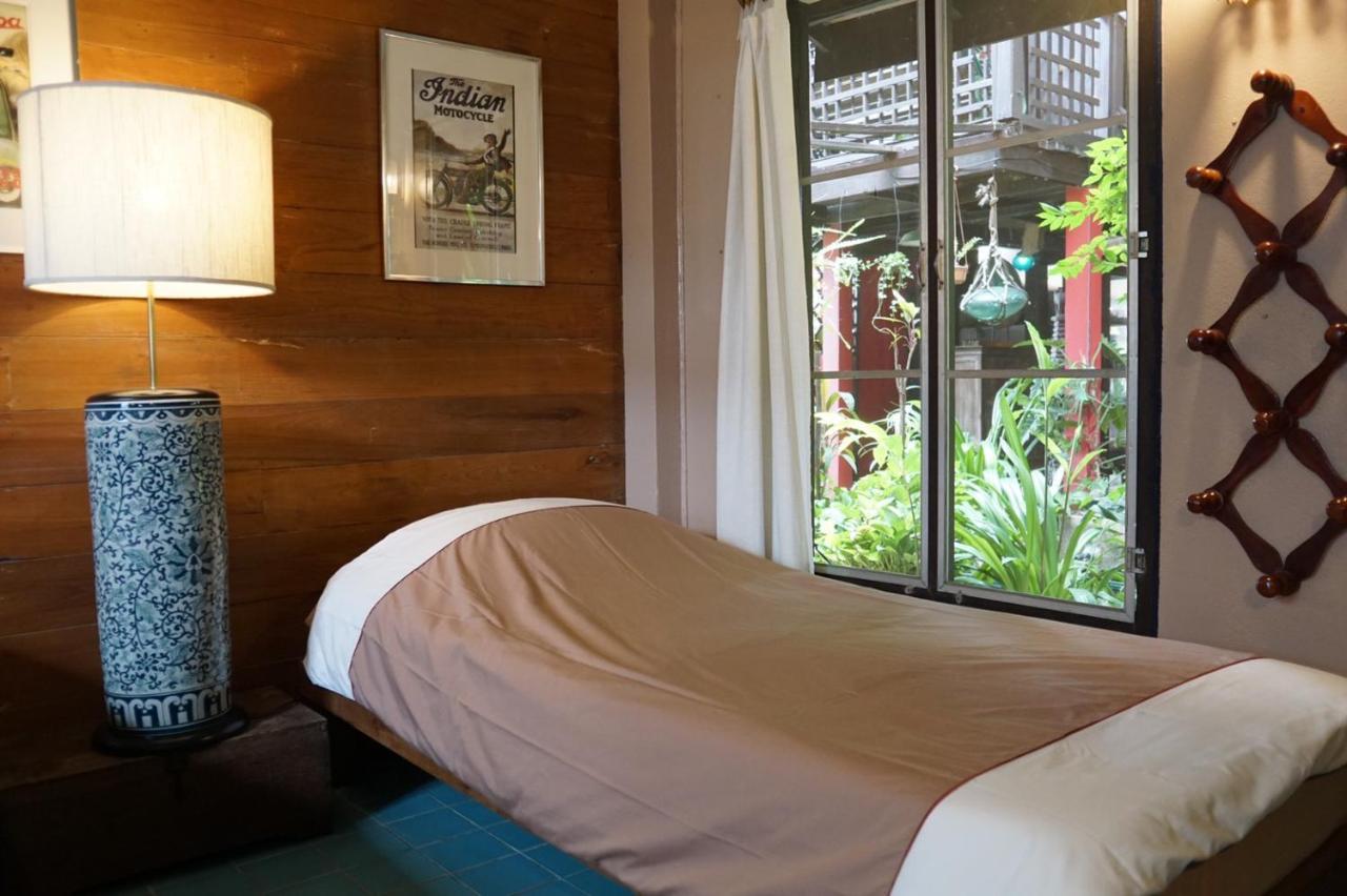The Riverside Guest House Lampang Luaran gambar