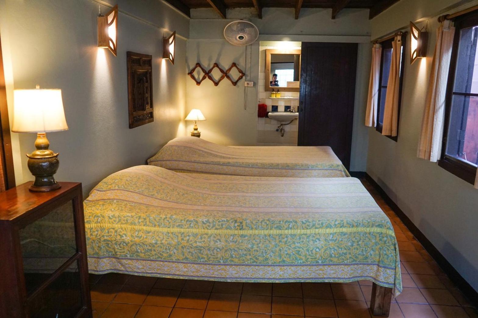 The Riverside Guest House Lampang Luaran gambar